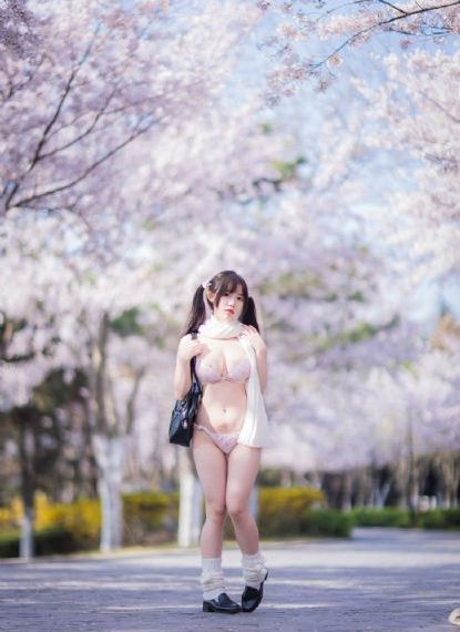 新进女职员出差