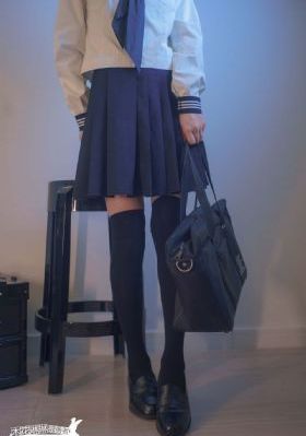 大叔看上女儿的闺蜜韩剧主角是谁